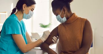 Piqûre et injection à domicile par une infirmière