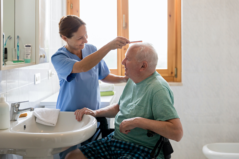 Soins infirmiers à domicile pour les personnes âgées