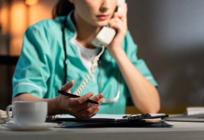 Infirmière de nuit intervenant à domicile
